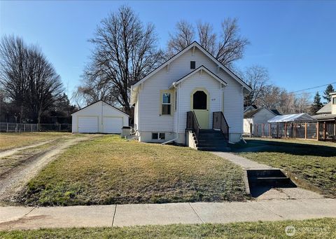 Photo of 212 E Sixth St, Waitsburg, WA 99361 (MLS # 2492387)