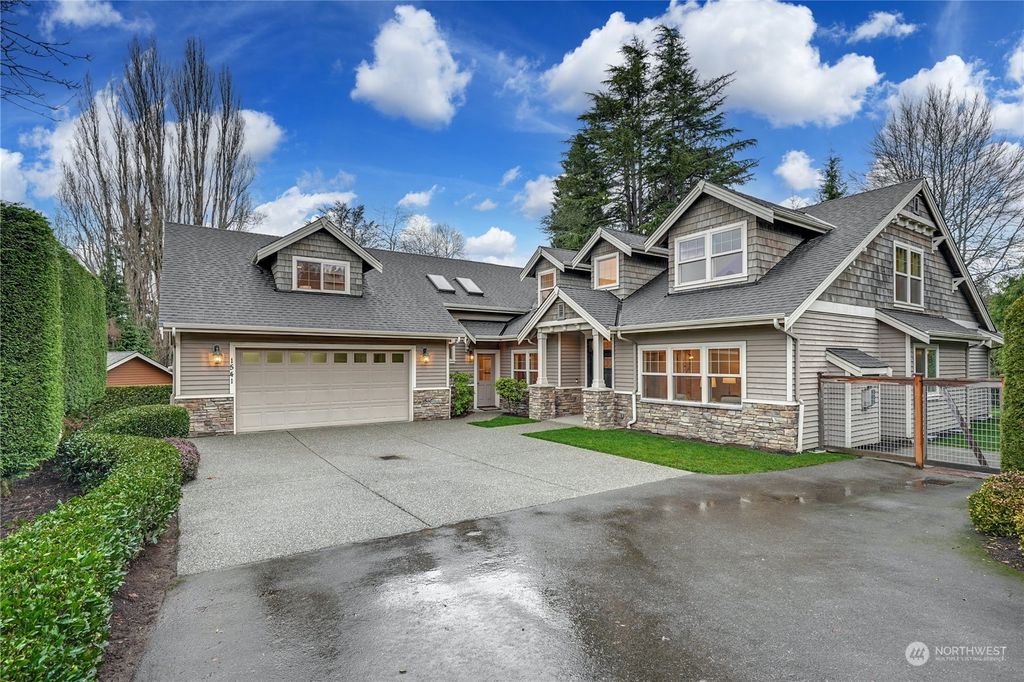 Photo of 1541 10th Place N, Edmonds, WA 98020 (MLS # 2195042)