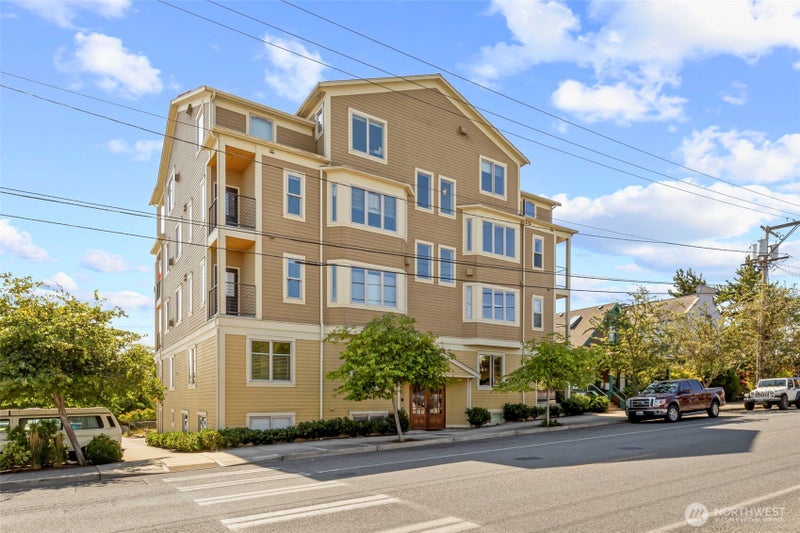 1215 Lawrence Street 101