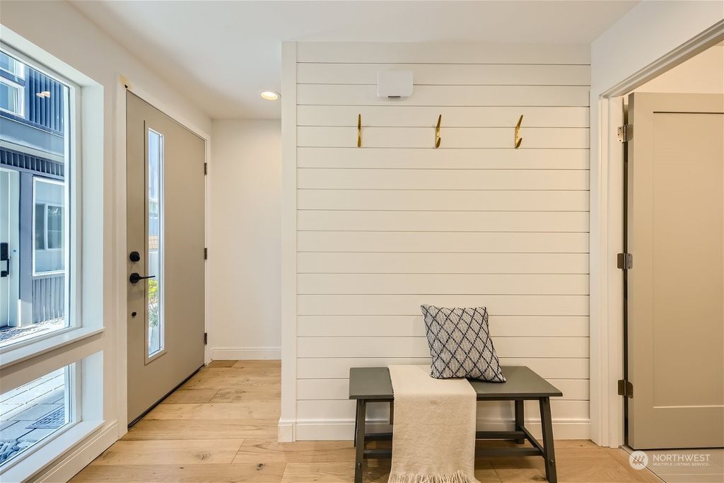 Photo of 523 22nd Avenue #B, Seattle, WA 98122 (MLS # 2302610)