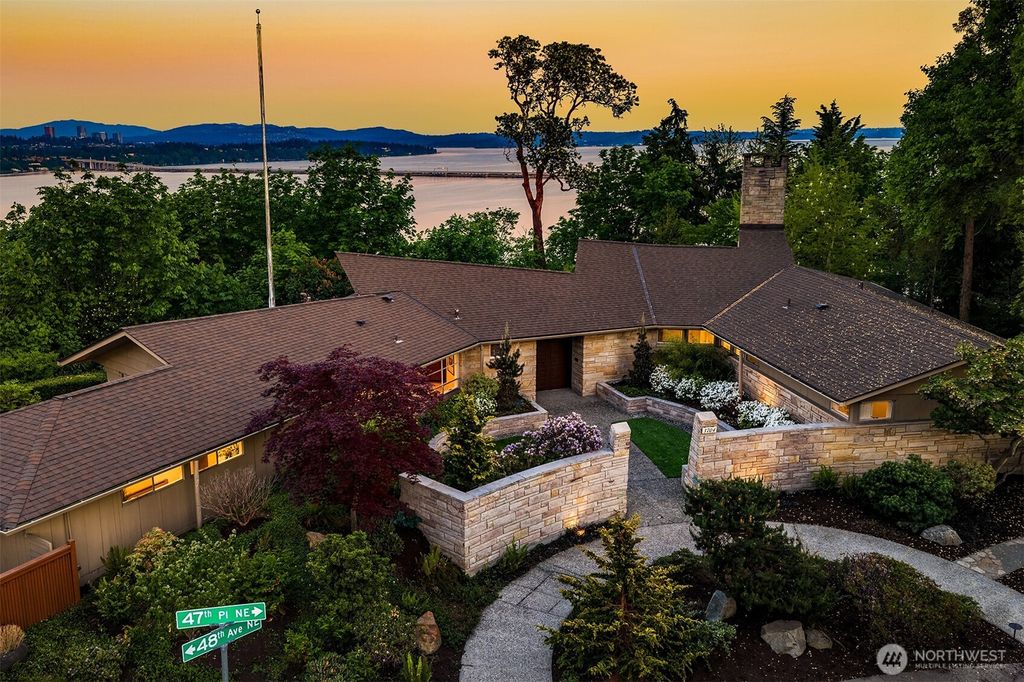 Photo of 3704 48th Avenue NE, Seattle, WA 98105 (MLS # 2520232)