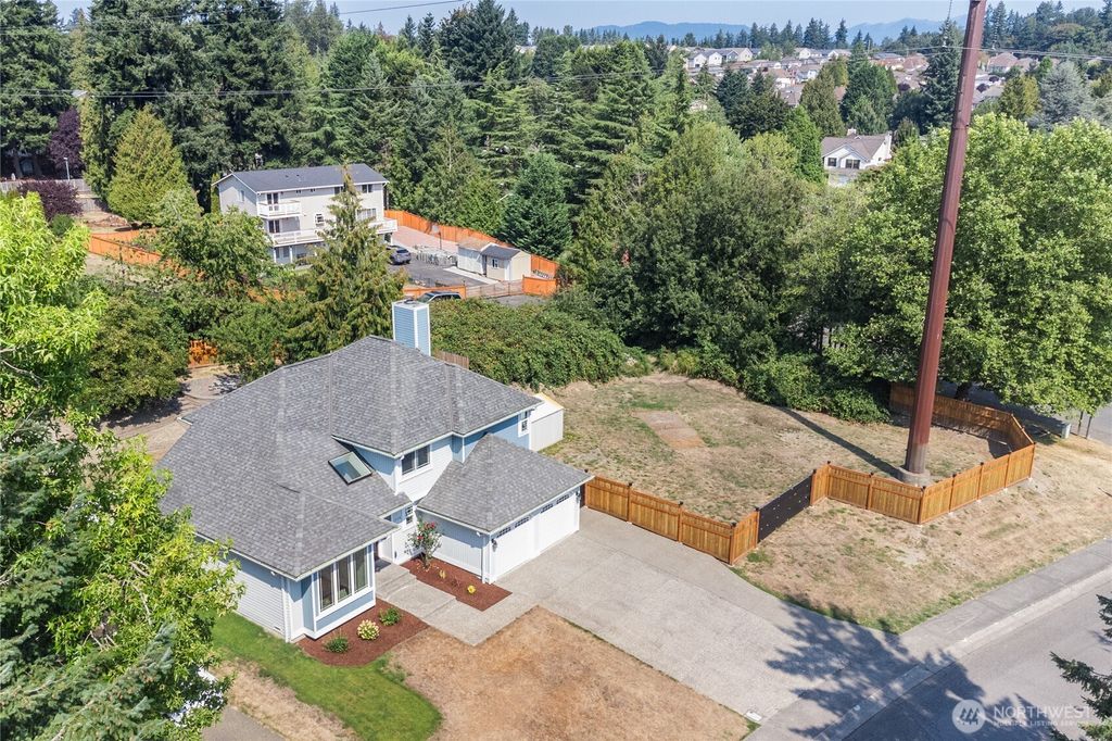 Photo of 13308 SE 189th Place, Renton, WA 98058 (MLS # 2420054)