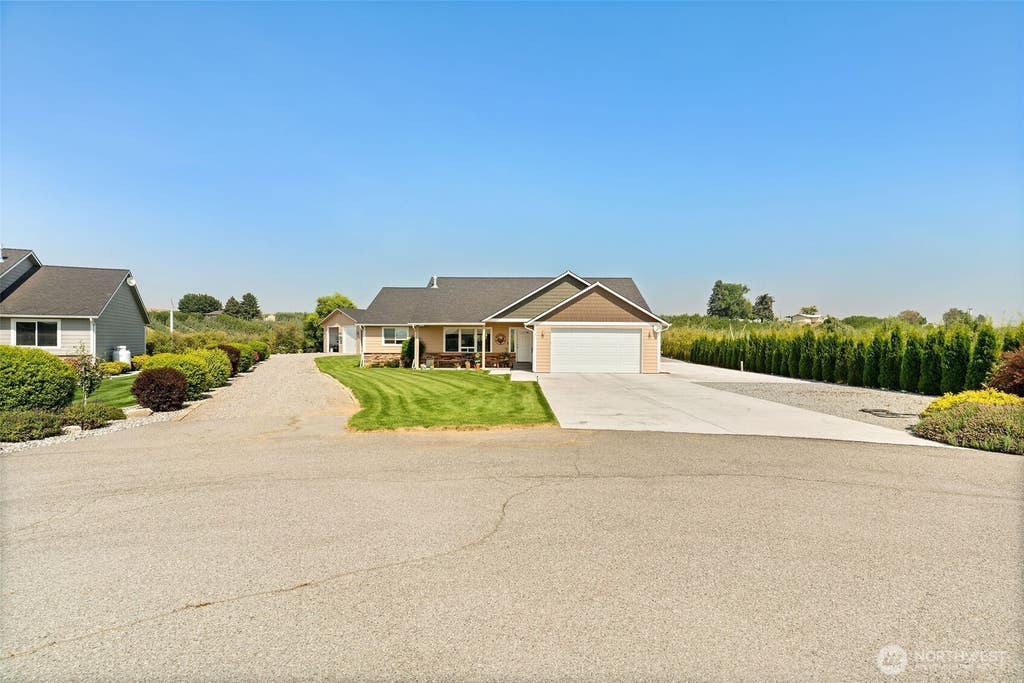 Photo of 25 Columbia View Drive, Brewster, WA 98812 (MLS # 2573025)