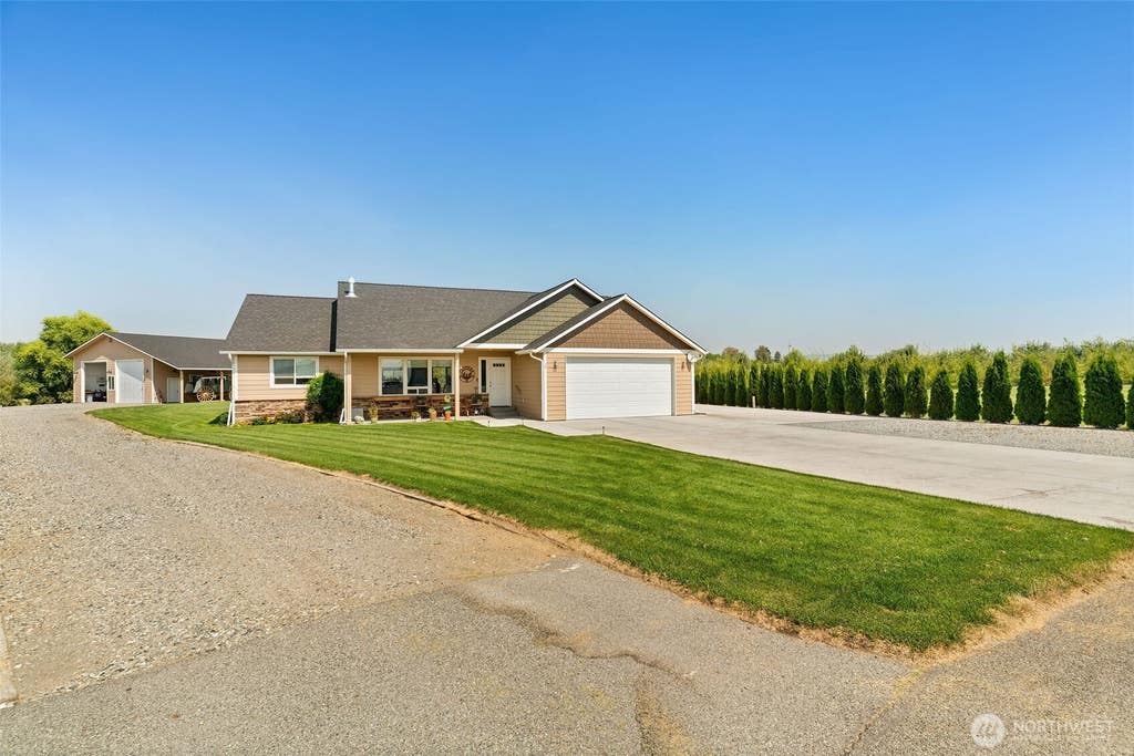 Photo of 25 Columbia View Drive, Brewster, WA 98812 (MLS # 2573025)