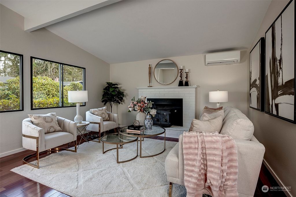 Photo of 14049 91st Place NE, Kirkland, WA 98034 (MLS # 2031688)