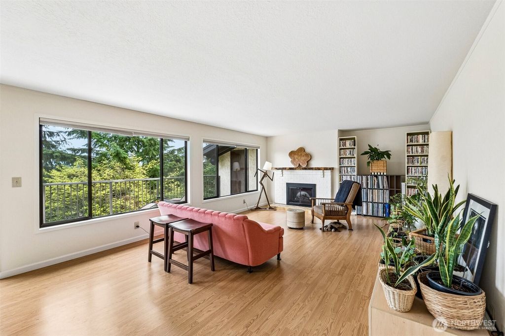 Photo of 17918 23rd Lane NE #302, Shoreline, WA 98155 (MLS # 2509556)