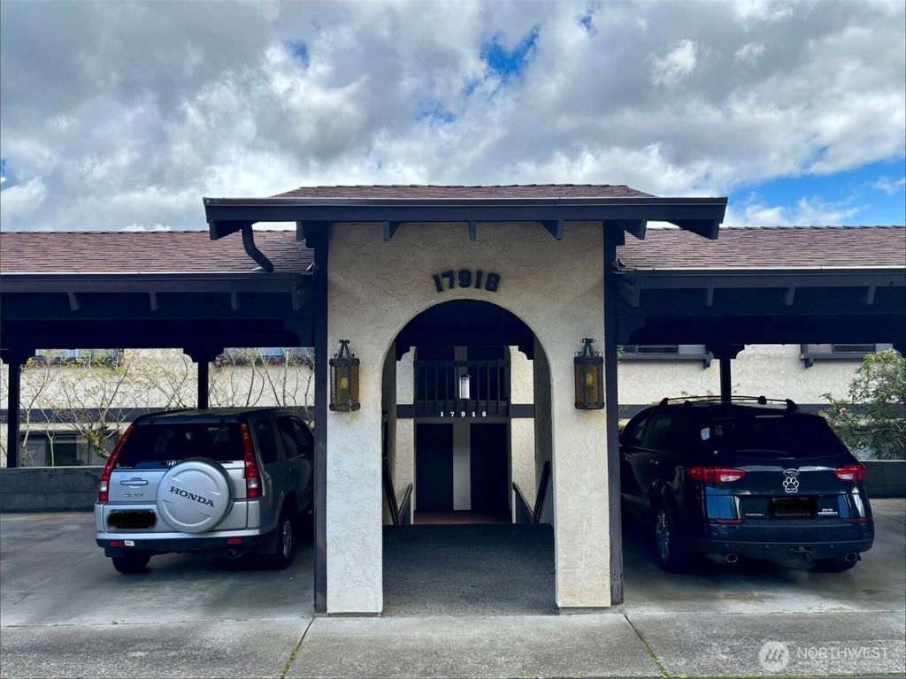 Photo of 17918 23rd Lane NE #302, Shoreline, WA 98155 (MLS # 2509556)