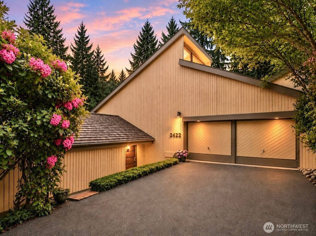 Photo of 2422 Sahalee Drive W, Sammamish, WA 98074 (MLS # 2523432)