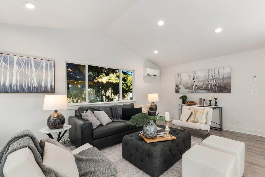 Photo of 9414 12th Avenue SW, Seattle, WA 98106 (MLS # 2598736)