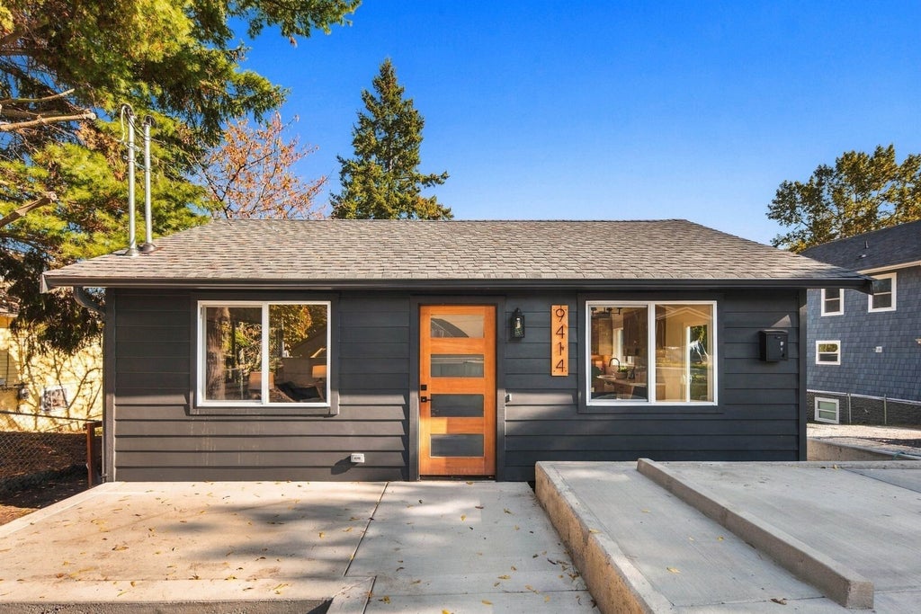 Photo of 9414 12th Avenue SW, Seattle, WA 98106 (MLS # 2598736)