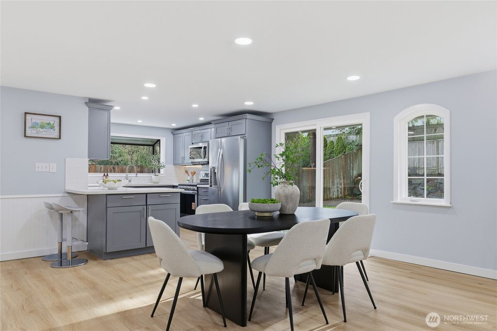 Photo of 14245 Lake Hills Blvd Blvd, Bellevue, WA 98007 (MLS # 2468620)