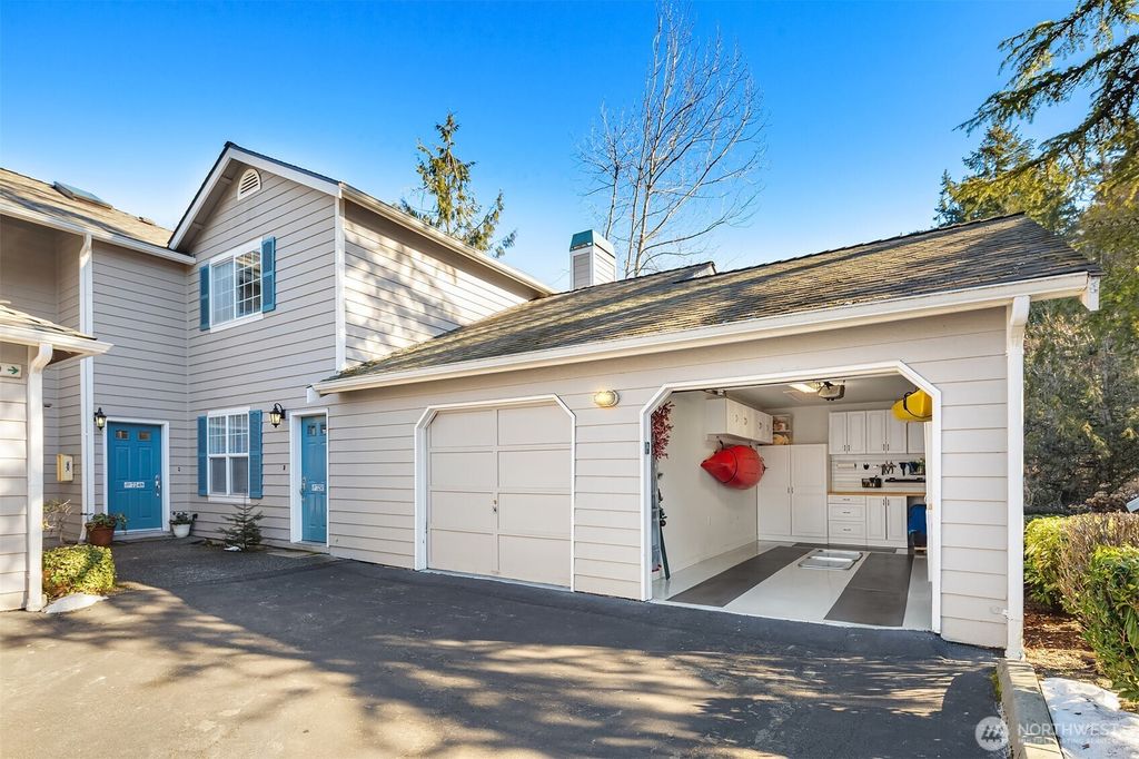 Photo of 7248 NE 171st Lane, Kenmore, WA 98028 (MLS # 2332199)