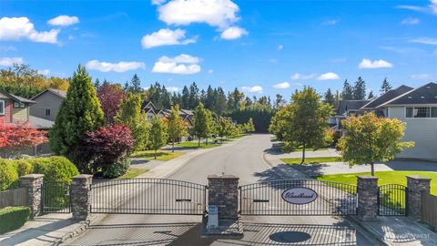 Photo of 13724 96th Avenue E, Puyallup, WA 98373 (MLS # 2447422)