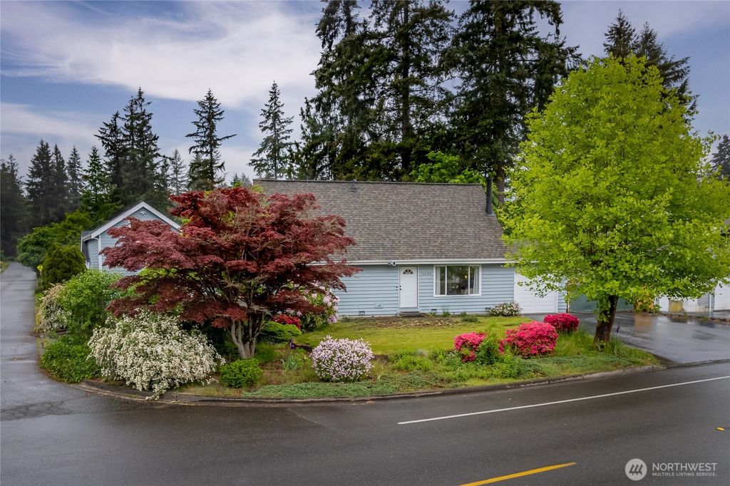 Photo of 14604 SE 142nd St St, Renton, WA 98059 (MLS # 2376780)