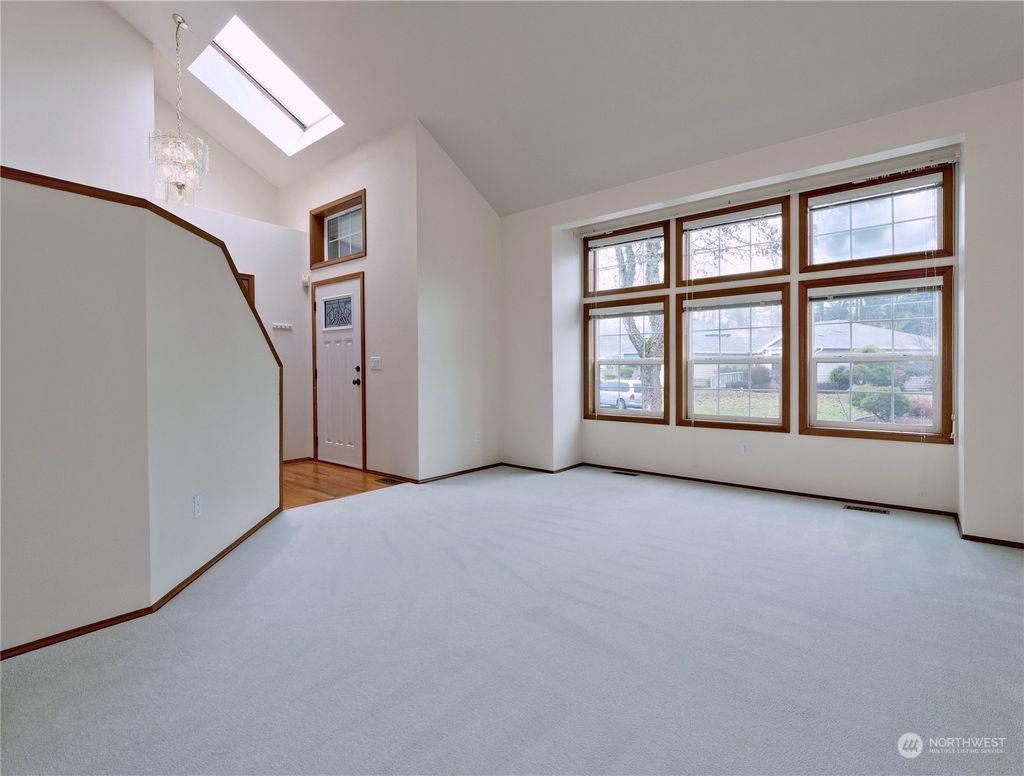 Photo of 1208 SW 318th Street, Federal Way, WA 98023 (MLS # 2325989)