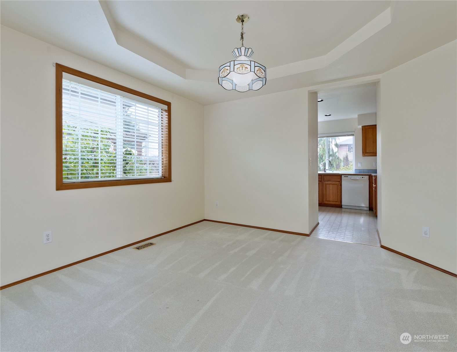 Federal Way, Washington 98023, United States, 4 Bedrooms Bedrooms, ,3 BathroomsBathrooms,Residential,Pending,12642