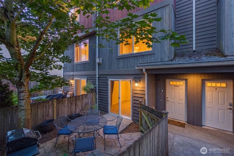 Photo of 935 N 97th Street #B, Seattle, WA 98103 (MLS # 2553308)