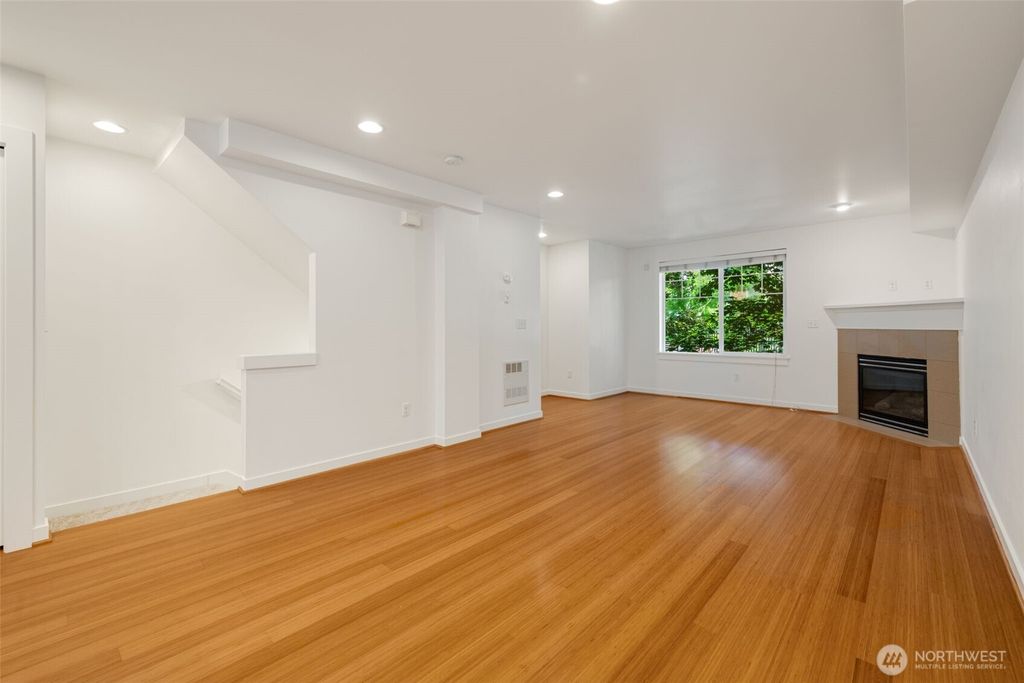 Photo of 935 N 97th Street #B, Seattle, WA 98103 (MLS # 2553308)
