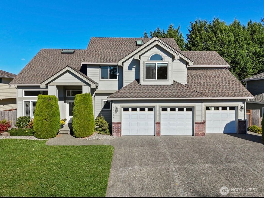 Photo of 16218 SE 261st Place, Covington, WA 98042 (MLS # 2441996)