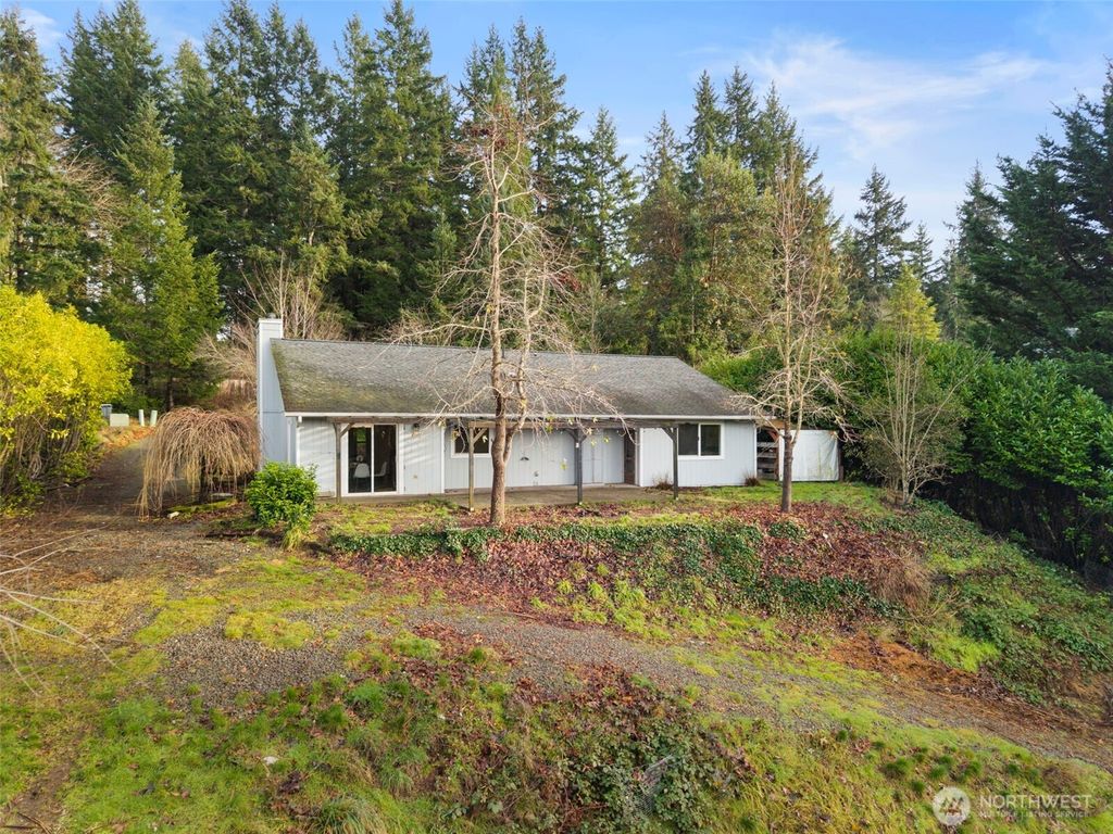 Photo of 421 NE Cutlass Way, Belfair, WA 98528 (MLS # 2467448)