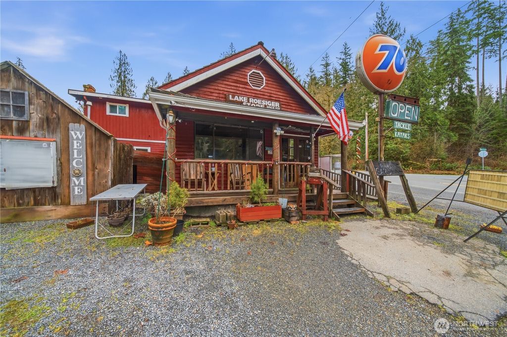 Photo of 810 S Lake Roesiger Road, Snohomish, WA 98290 (MLS # 2482151)