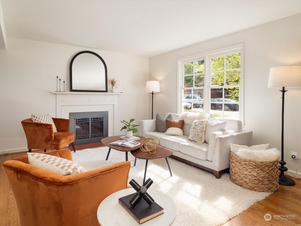 Photo of 7022 49th Avenue NE, Seattle, WA 98115 (MLS # 2232081)