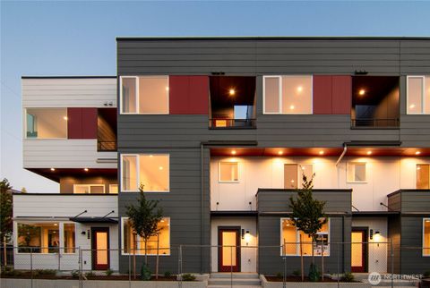 Photo of 6905 42nd Avenue S #B, Seattle, WA 98118 (MLS # 2551650)