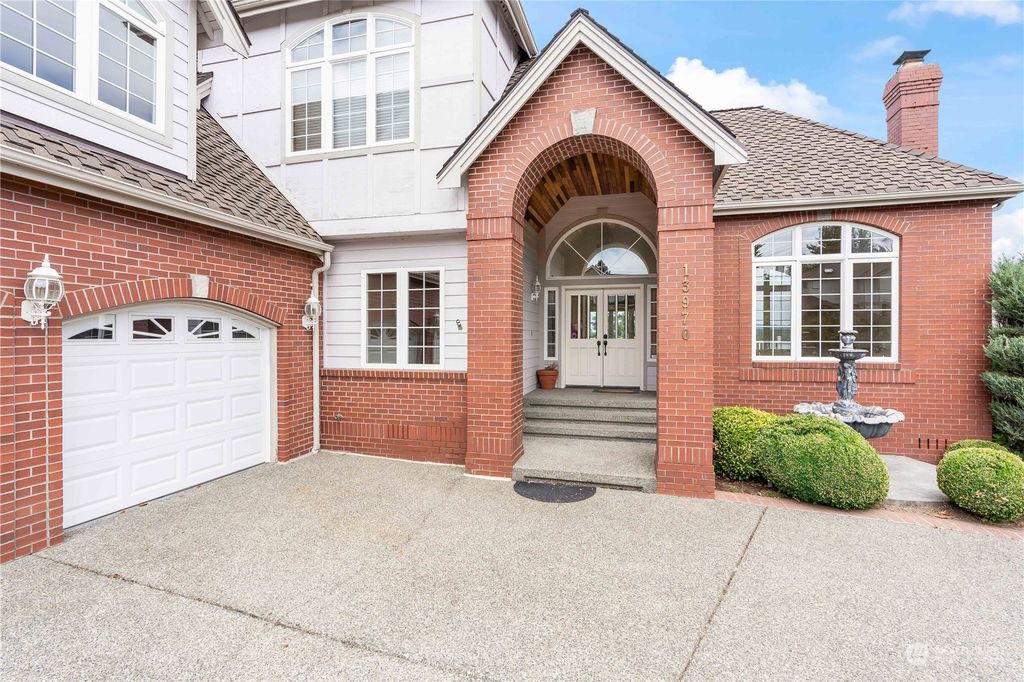 Photo of 13970 SE 159th Place, Renton, WA 98058 (MLS # 2167652)