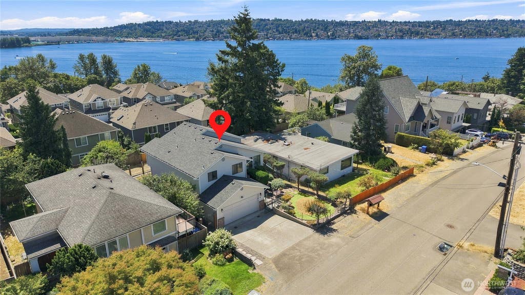 Photo of 1011 N 28th Place, Renton, WA 98056 (MLS # 2573319)