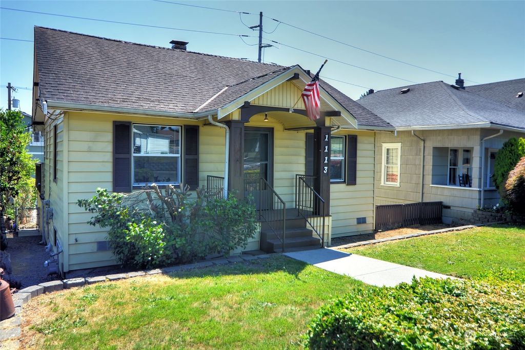 Photo of 1113 E Marine View Drive, Everett, WA 98201 (MLS # 2263392)