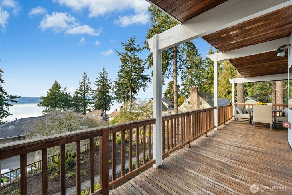 Photo of 14605 SW 25th Avenue SW, Burien, WA 98166 (MLS # 2331939)