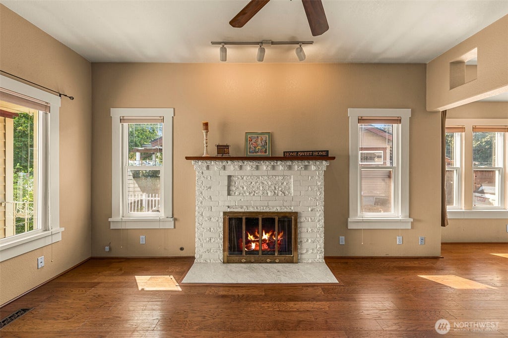 Photo of 900 Okanogan Avenue, Wenatchee, WA 98801 (MLS # 2576411)