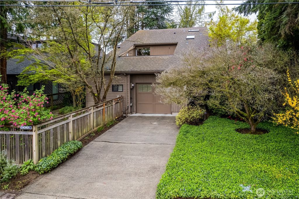Photo of 7739 40th Avenue NE, Seattle, WA 98115 (MLS # 2507684)