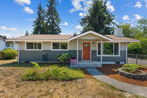 Photo of 422 167th Street S, Spanaway, WA 98387 (MLS # 2558847)
