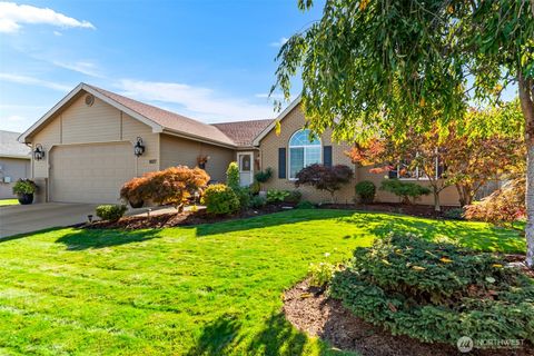 Photo of 1827 Dorner Place, Wenatchee, WA 98801 (MLS # 2447771)