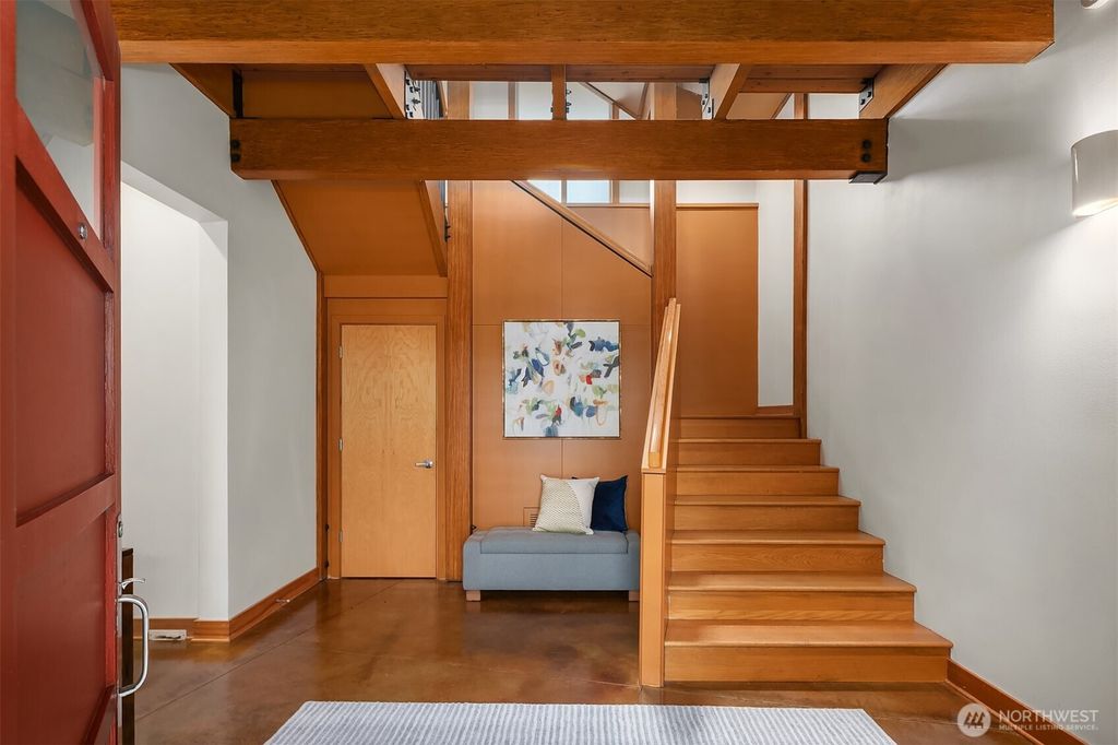 Photo of 5411 NE 85th Street, Seattle, WA 98115 (MLS # 2385046)