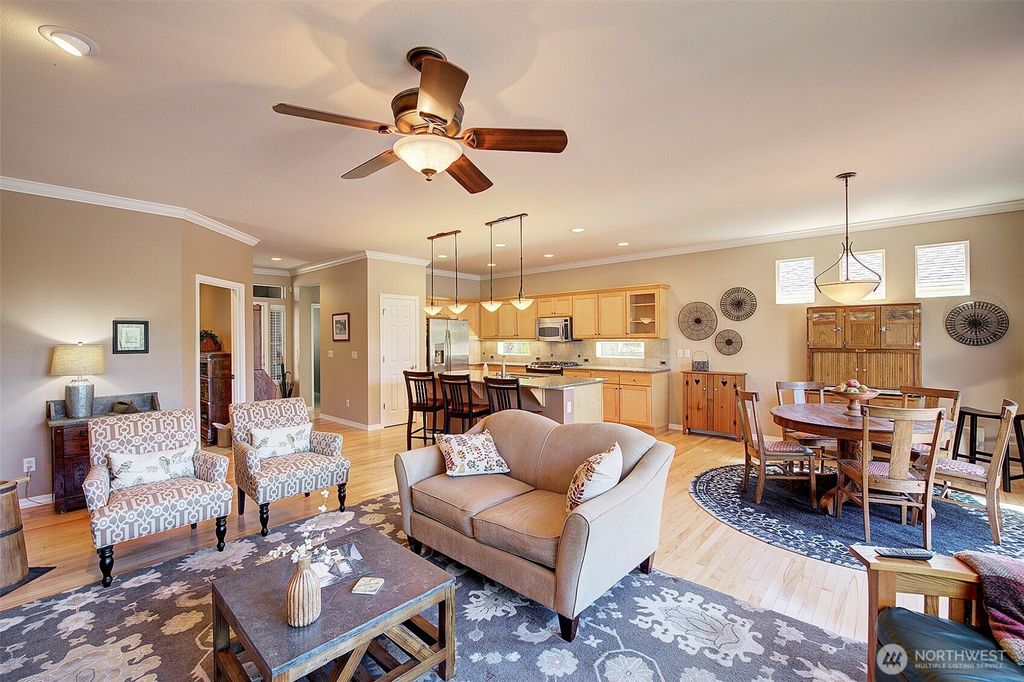 Photo of 13835 231st Lane NE, Redmond, WA 98053 (MLS # 2412817)
