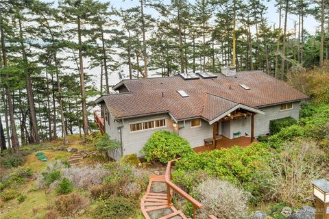 Photo of 976 San Juan Drive Dr, Friday Harbor, WA 98250 (MLS # 2426400) Photo of 976 San Juan Drive Dr, Friday Harbor, WA 98250 (MLS # 2426400)