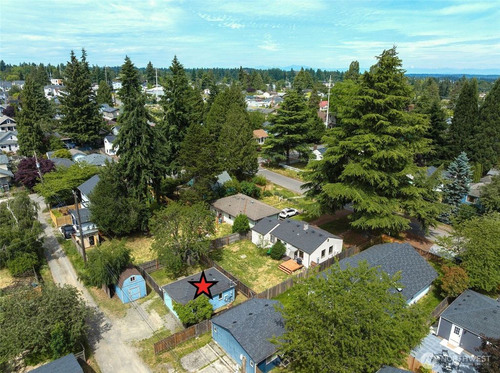 Photo of 9745 Evanston Avenue N #B, Seattle, WA 98103 (MLS # 2543501)