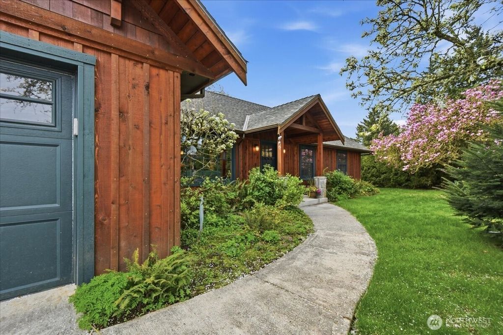 Photo of 5805 Montana Lane, Vancouver, WA 98661 (MLS # 2470049)