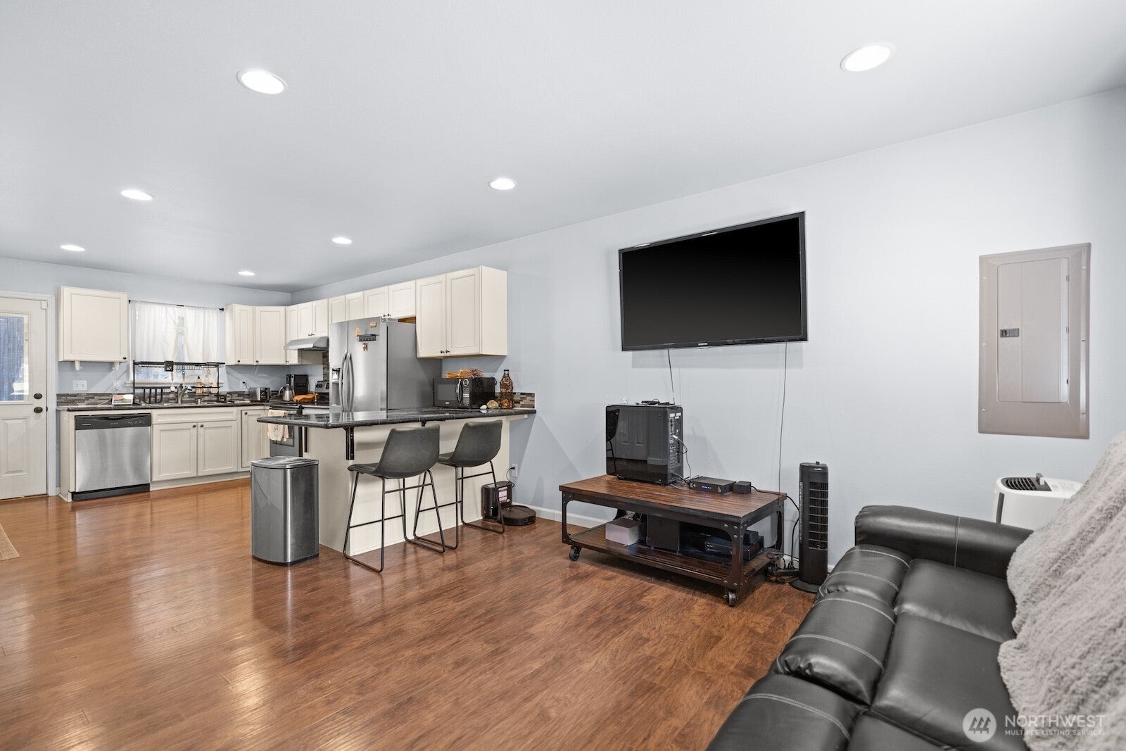 100 NE Galley Way