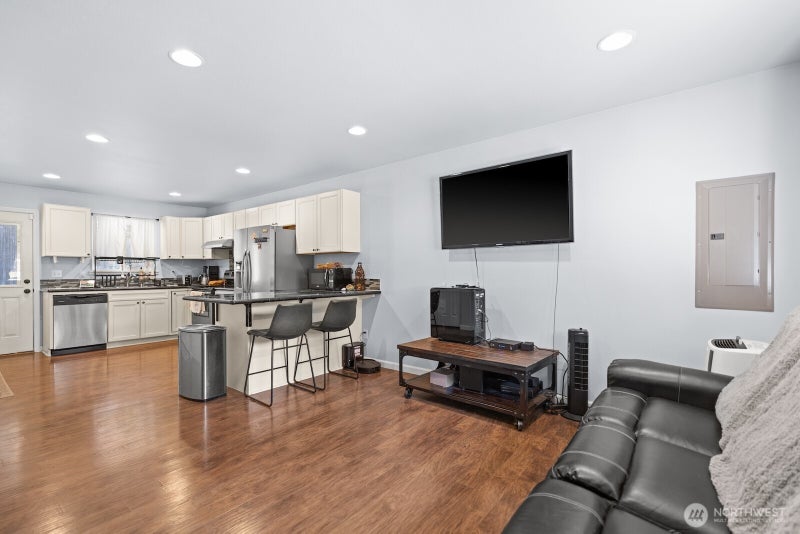 100 NE Galley Way
