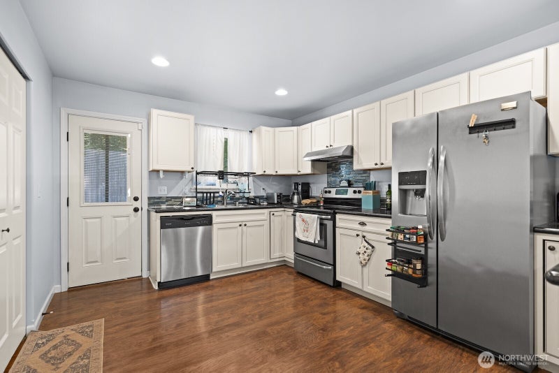 100 NE Galley Way