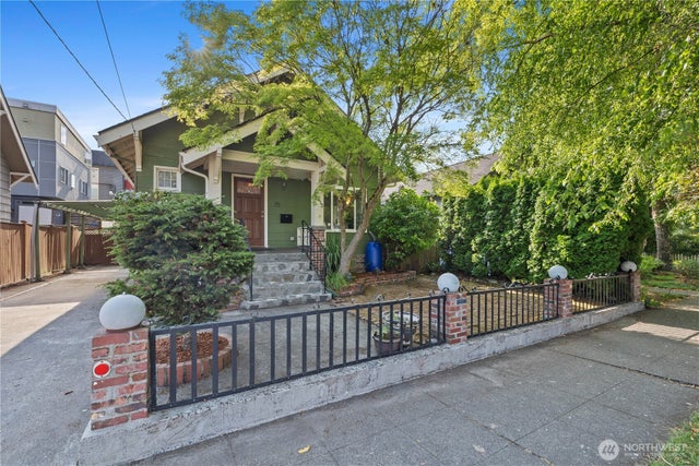 6412 17th Avenue NW, Seattle