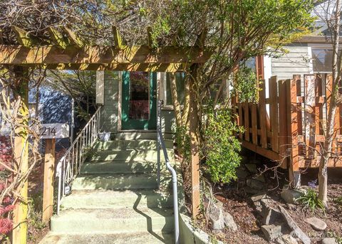 Photo of 2214 N 60th Street, Seattle, WA 98103 (MLS # 2513956)