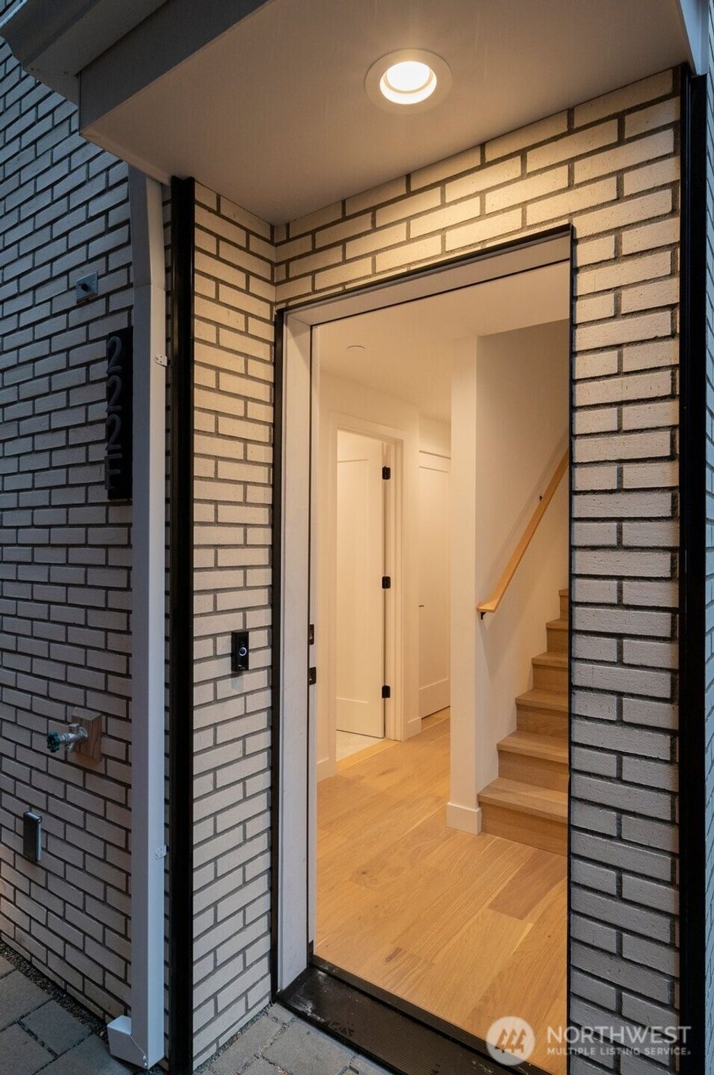 Photo of 222 D 10th Avenue E, Seattle, WA 98102 (MLS # 2516663)