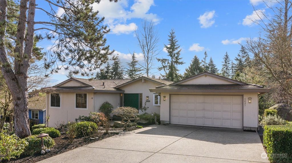 Photo of 6425 NE 190th Street, Kenmore, WA 98028 (MLS # 2037001)