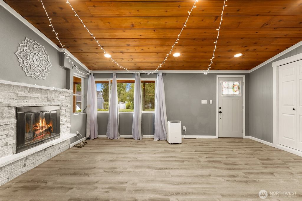 Photo of 12027 78th Avenue S, Seattle, WA 98178 (MLS # 2397367)