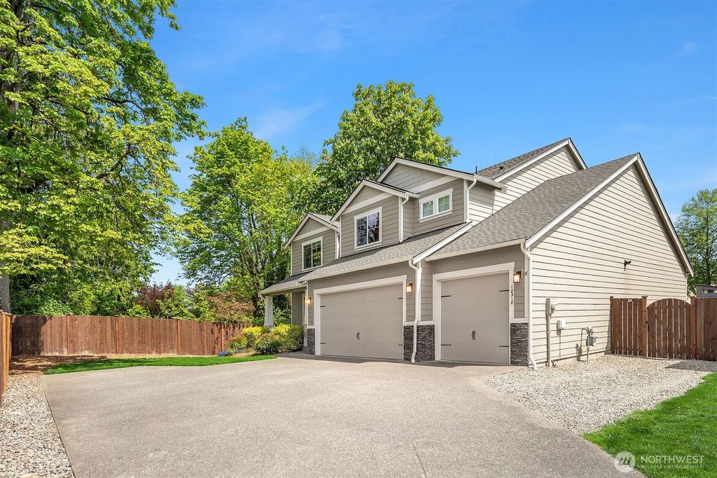 Photo of 18318 SE 244th Street, Covington, WA 98042 (MLS # 2373362)