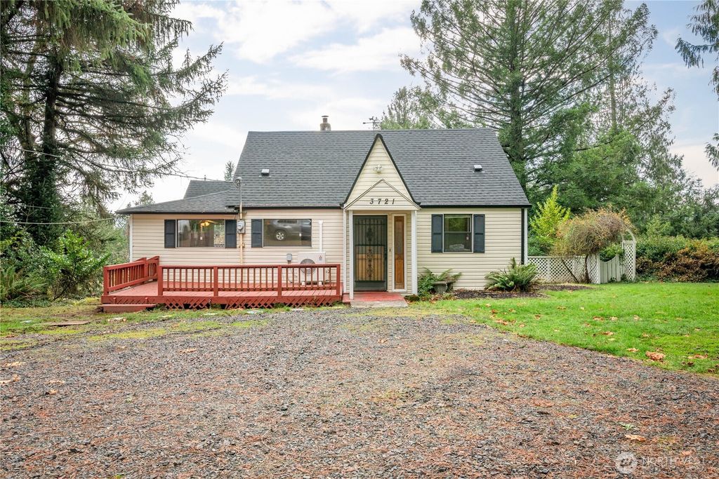 Photo of 3721 Columbia Heights Road, Longview, WA 98632 (MLS # 2456401)